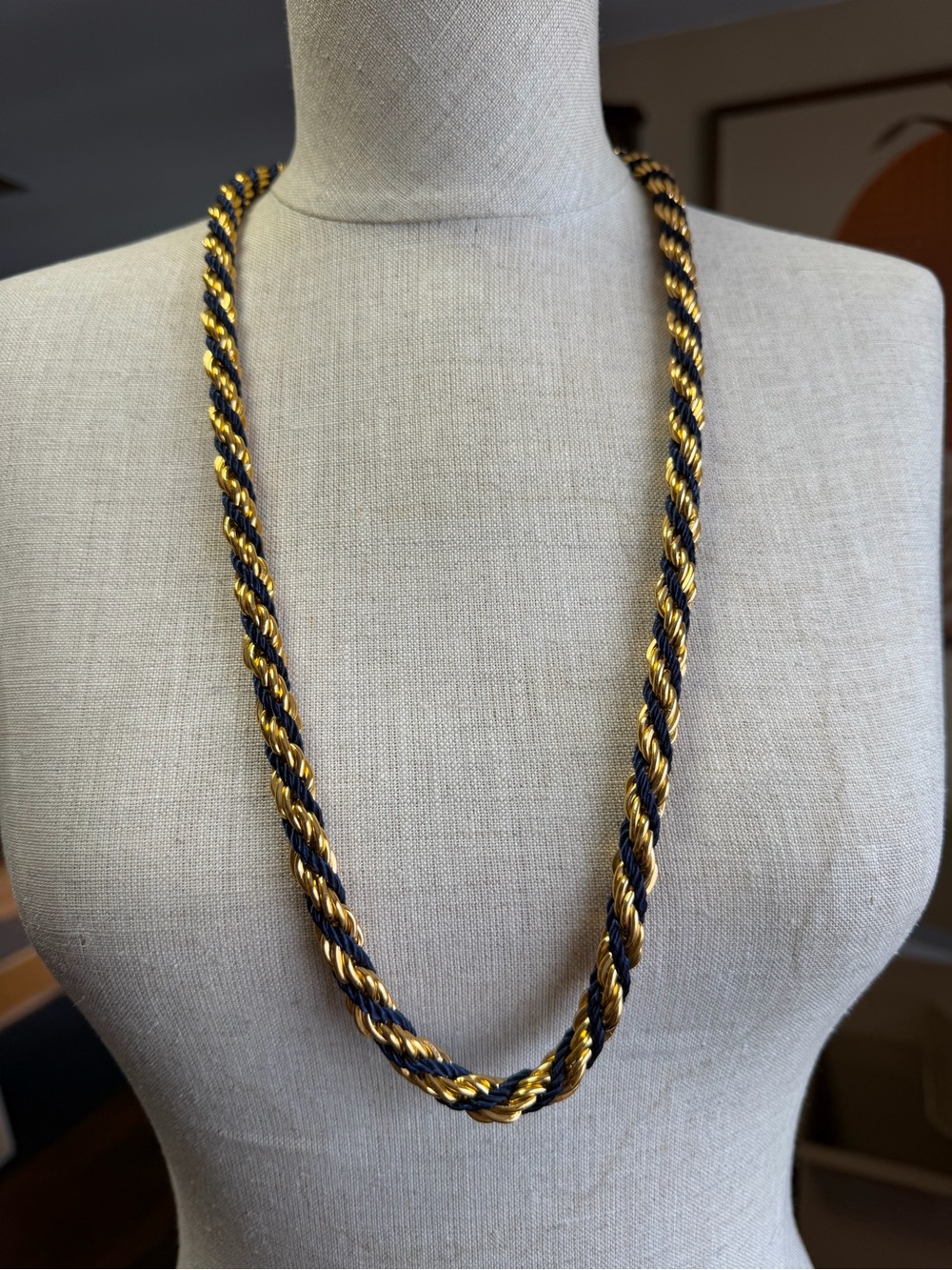 Vintage 80s/90s Gold Tone & Navy Blue Twisted Rope Chain Statement Necklace